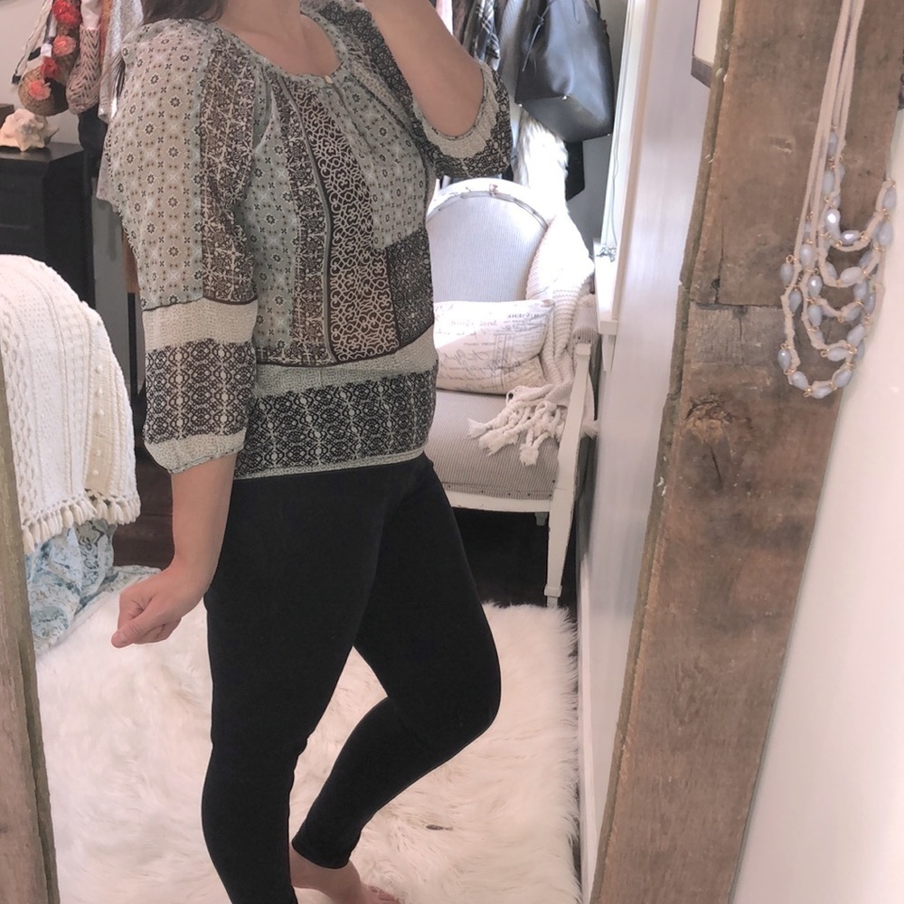 Small floral top - Picture 2 of 6